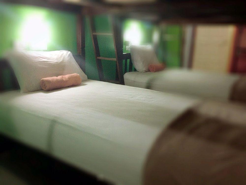 Silla Patong Hostel Экстерьер фото