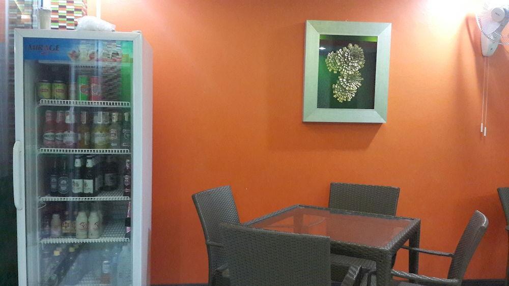 Silla Patong Hostel Экстерьер фото