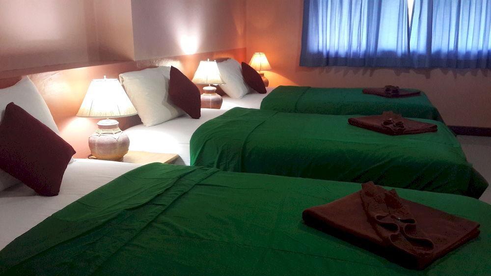 Silla Patong Hostel Экстерьер фото