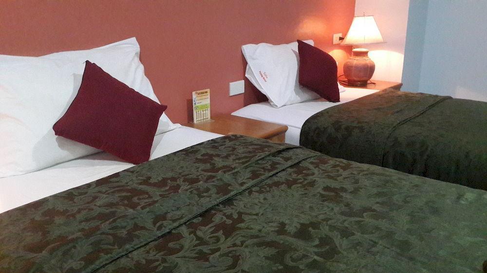 Silla Patong Hostel Экстерьер фото
