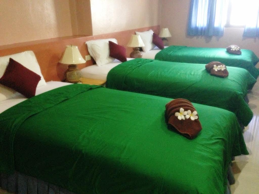 Silla Patong Hostel Экстерьер фото
