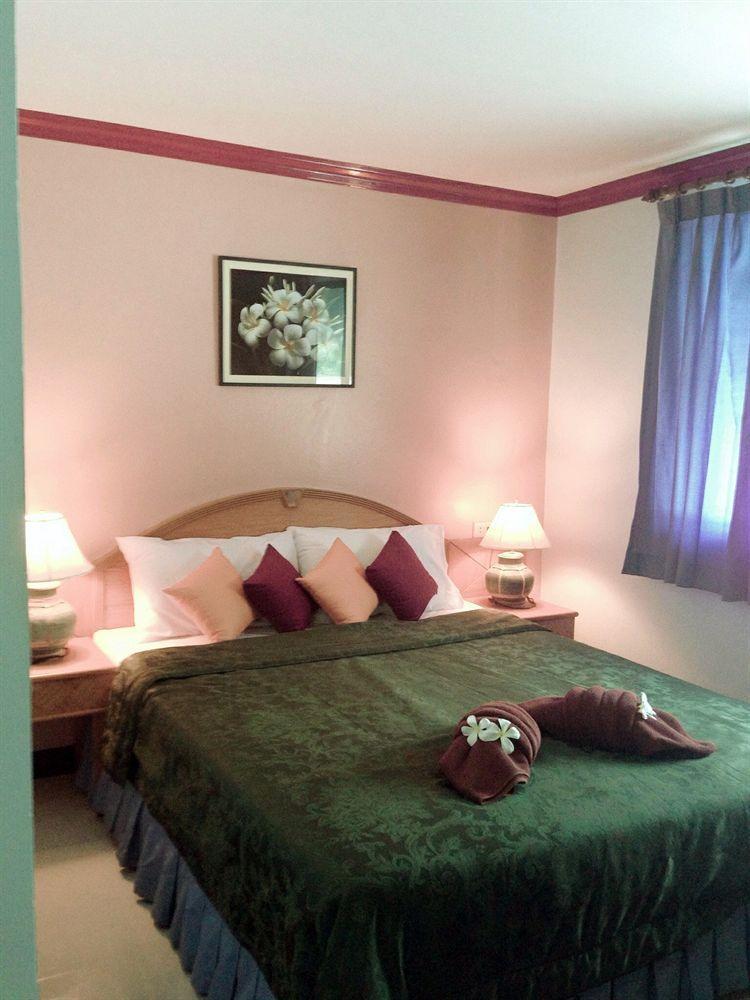 Silla Patong Hostel Экстерьер фото