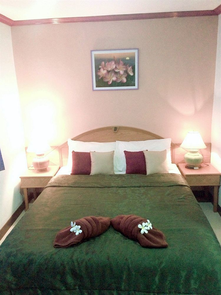 Silla Patong Hostel Экстерьер фото