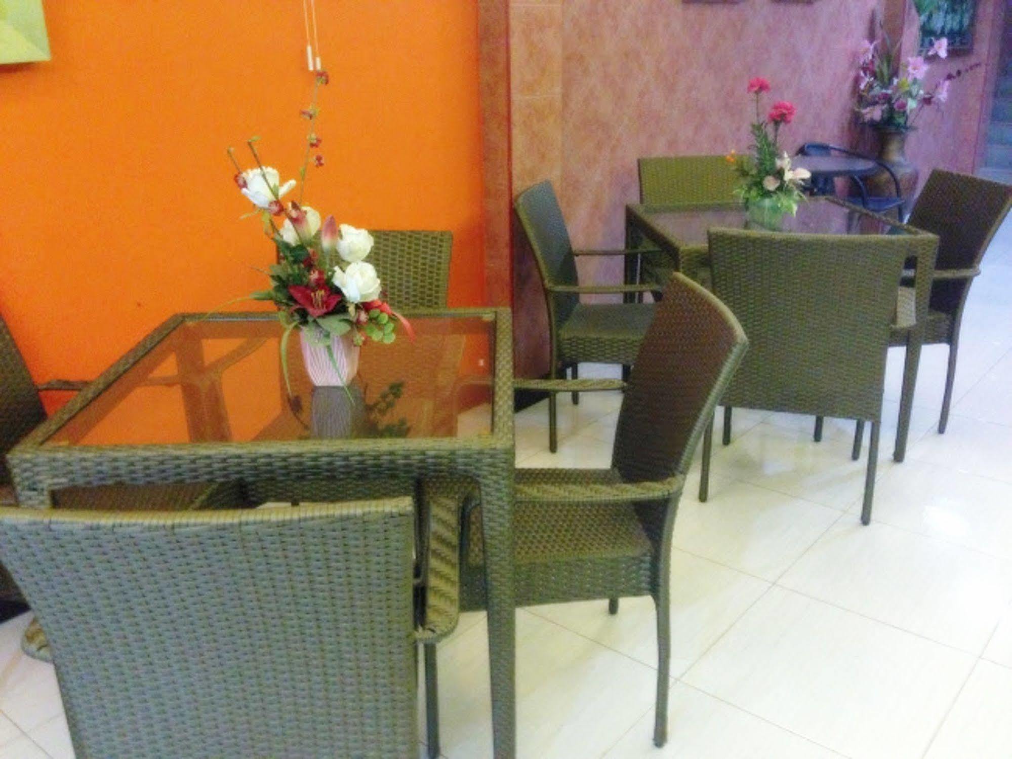 Silla Patong Hostel Экстерьер фото