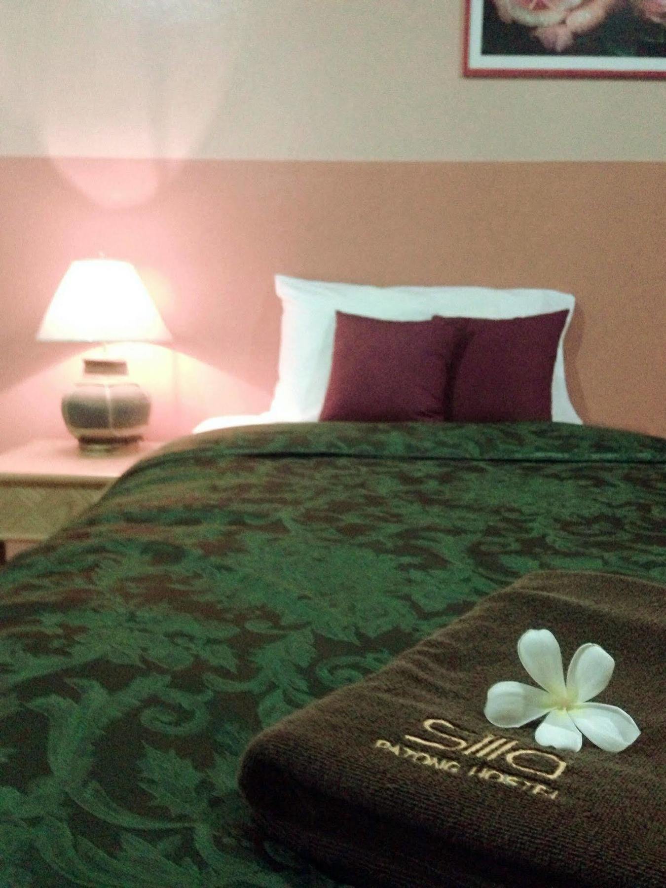 Silla Patong Hostel Экстерьер фото