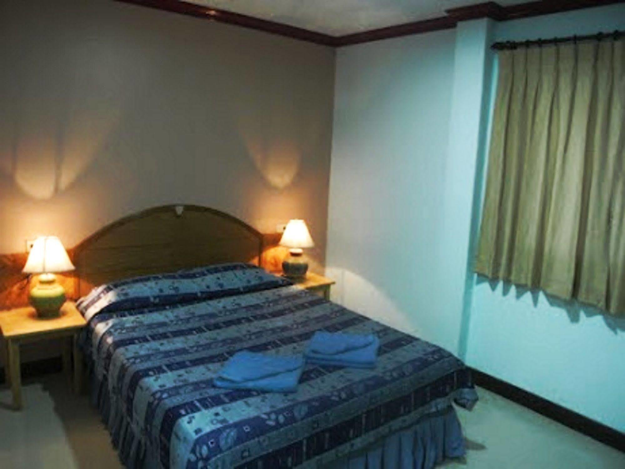 Silla Patong Hostel Экстерьер фото