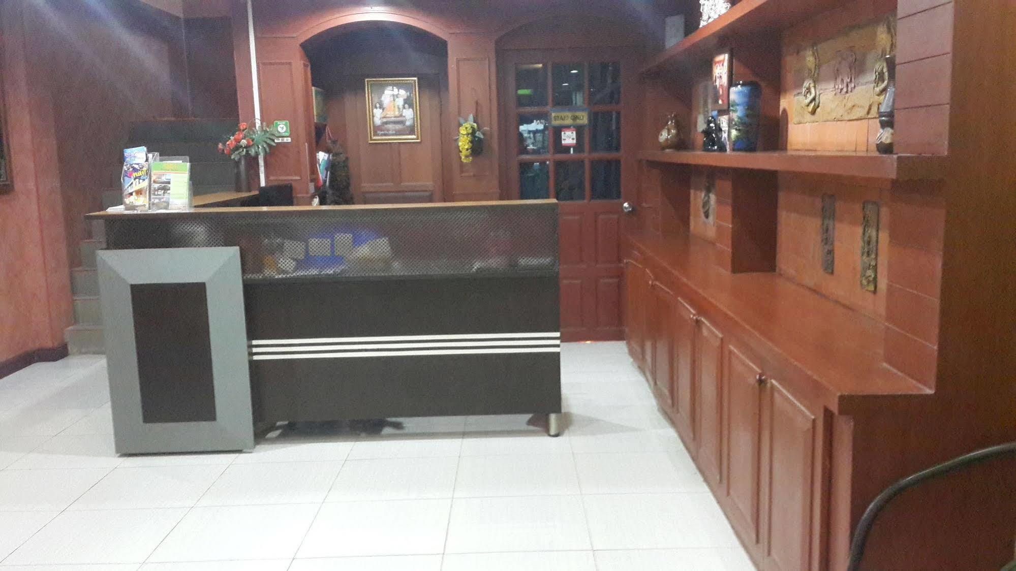 Silla Patong Hostel Экстерьер фото