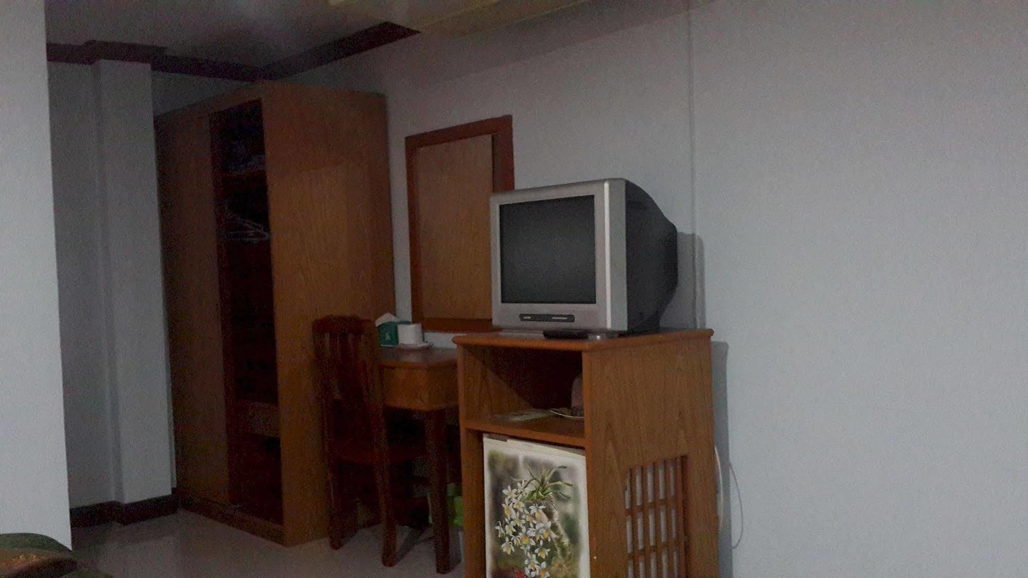 Silla Patong Hostel Экстерьер фото