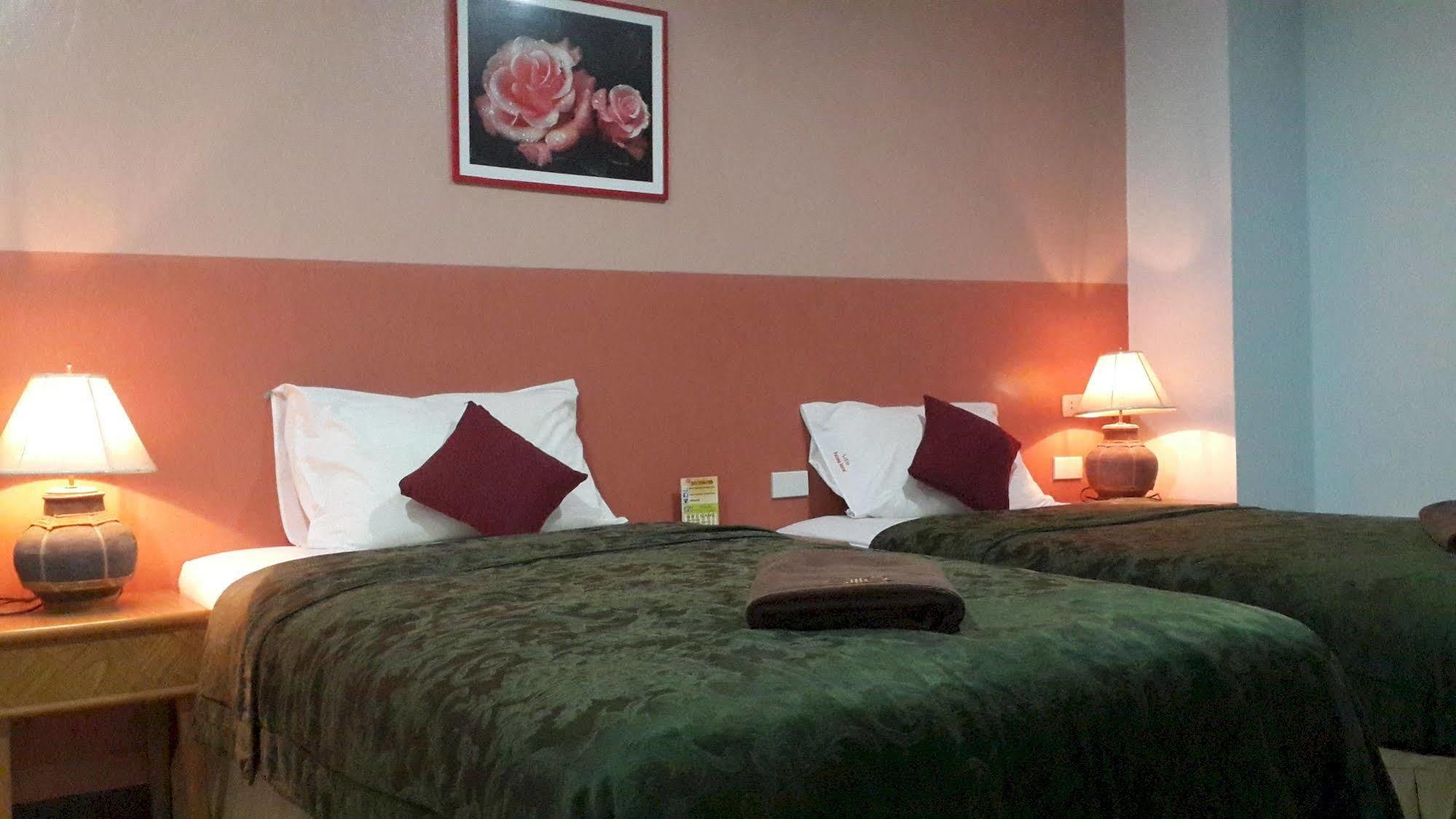 Silla Patong Hostel Экстерьер фото