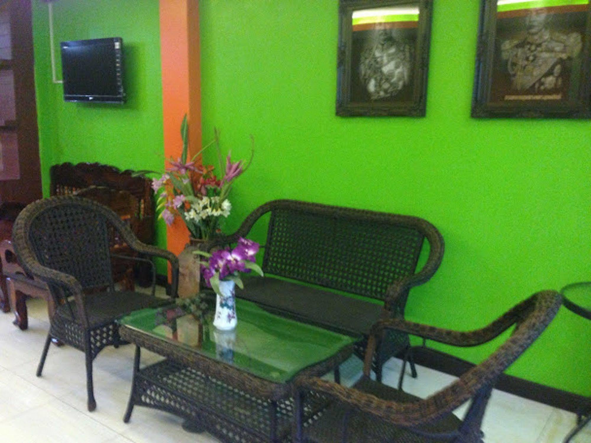Silla Patong Hostel Экстерьер фото