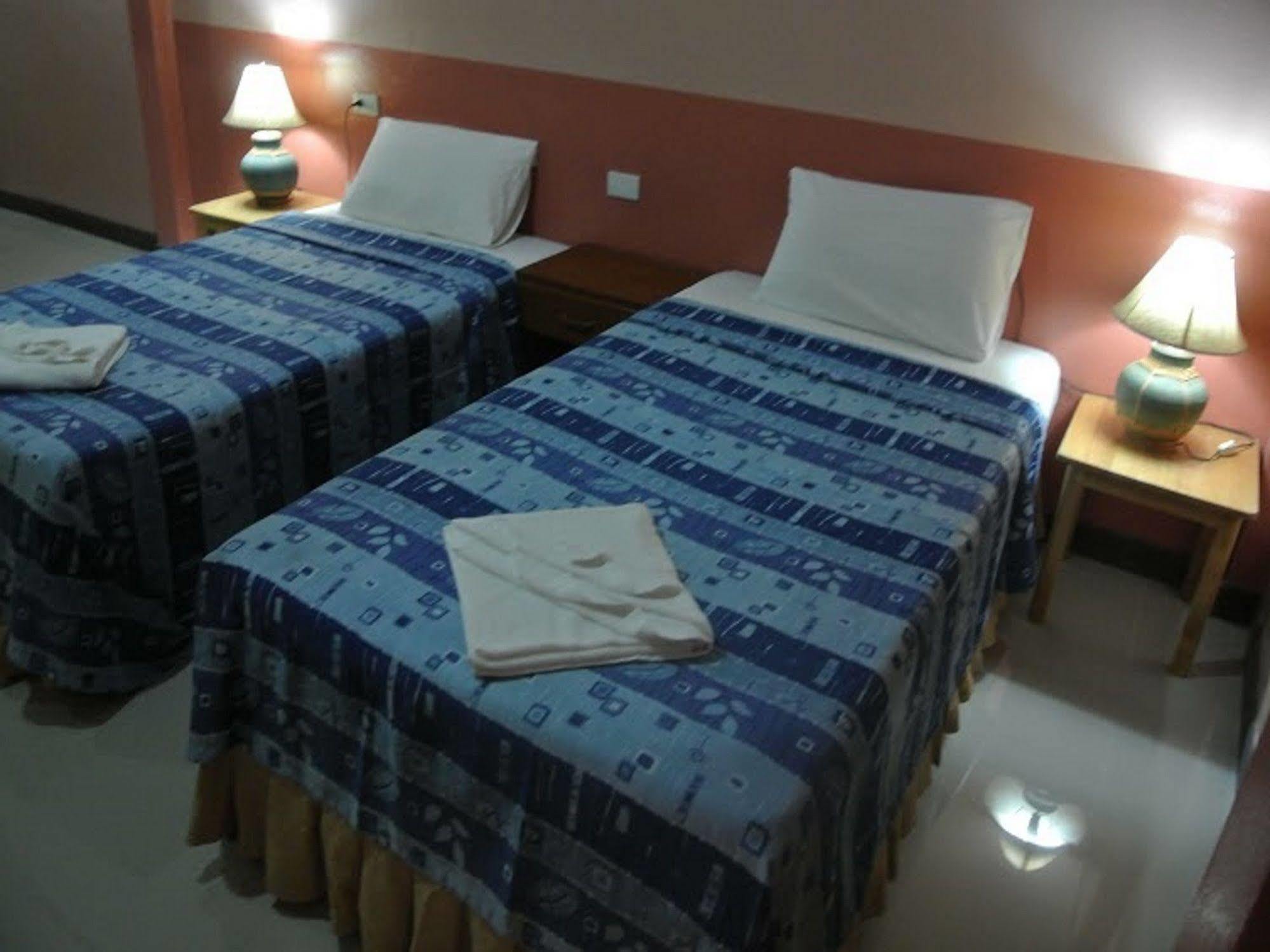 Silla Patong Hostel Экстерьер фото